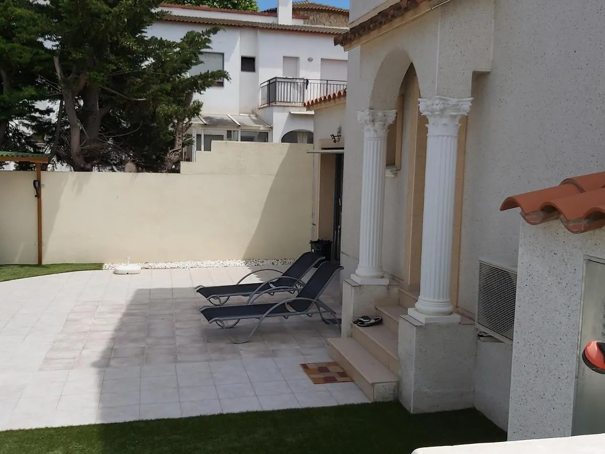 Вилла Casa Amb Piscina Privada Эмпуриабрава
